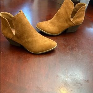 Liliana Women's Tan Suede Ankle Boots